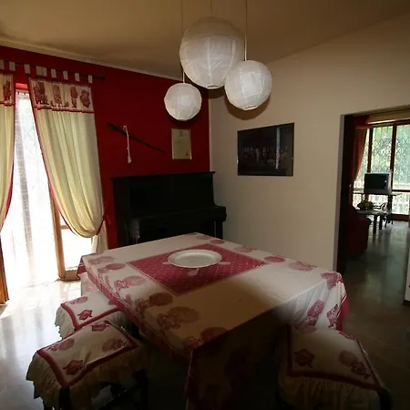 Il Nido Di Alice Bed and Breakfast 4*