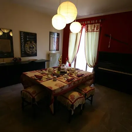 ベッド・アンド・ブレックファスト Il Nido Di Alice Moresco